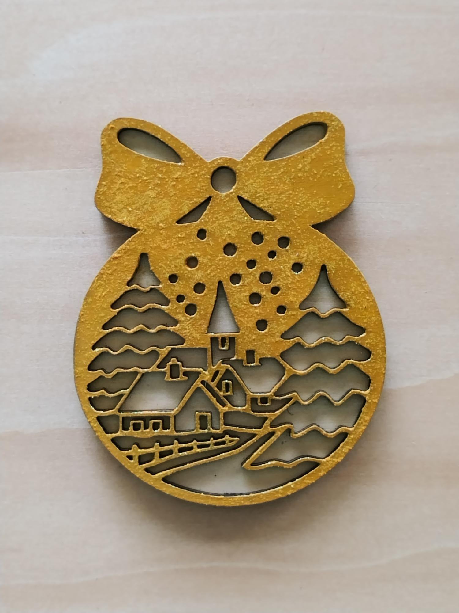 Jaune brillant